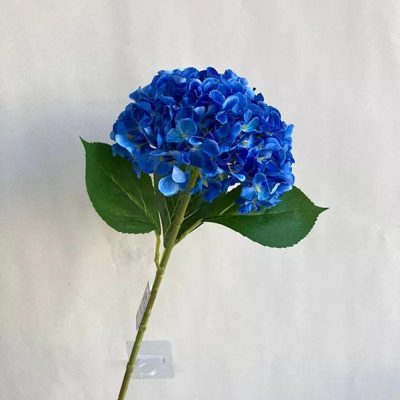 ခရမ်းလွန်ရောင်စုံအတု hydrangea ပန်း
